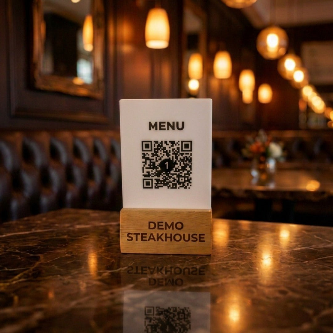 Ahşap Tabanlı Pleksi QR Menü Standı – UV Baskılı