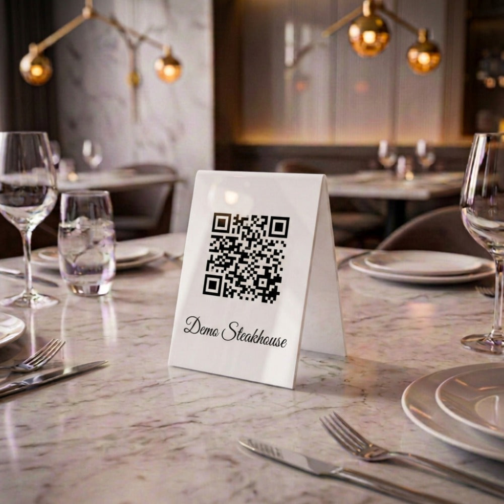 Pleksi QR Menü Standı – UV Baskılı Masaüstü Menü Karekodu