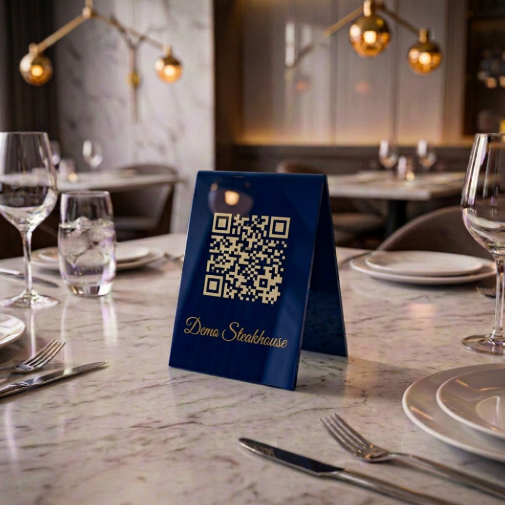 Pleksi QR Menü Standı – UV Baskılı Masaüstü Menü Karekodu